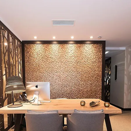 The Leaf Boutique - Adults Only