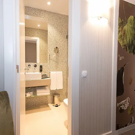 The Leaf Boutique - Adults Only