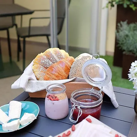 The Leaf Boutique - Adults Only 3*