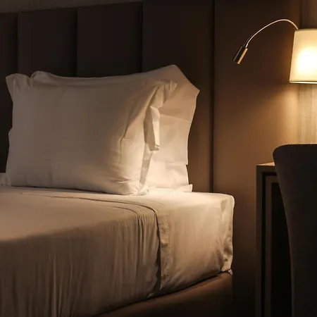 The Leaf Boutique - Adults Only 3*