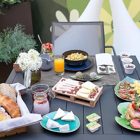 The Leaf Boutique - Adults Only 3*