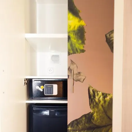 Отель The Leaf Boutique - Adults Only 4*